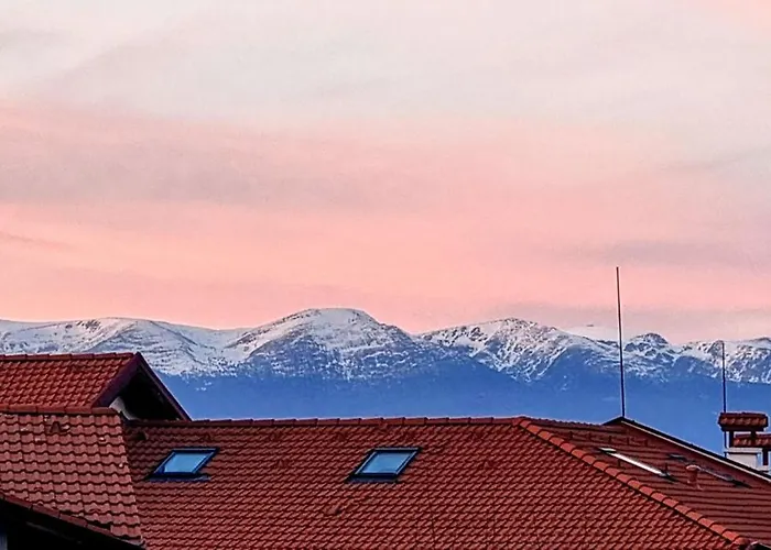 Mountain Paradise 1 - 1 Bedroom South Facing Balcony - 300mbps Wi-fi Apartment